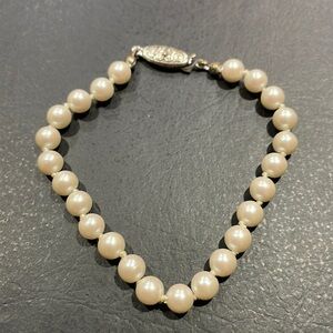 Vintage faux pearl bracelet
